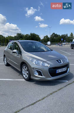 Хэтчбек Peugeot 308 2011 в Днепре