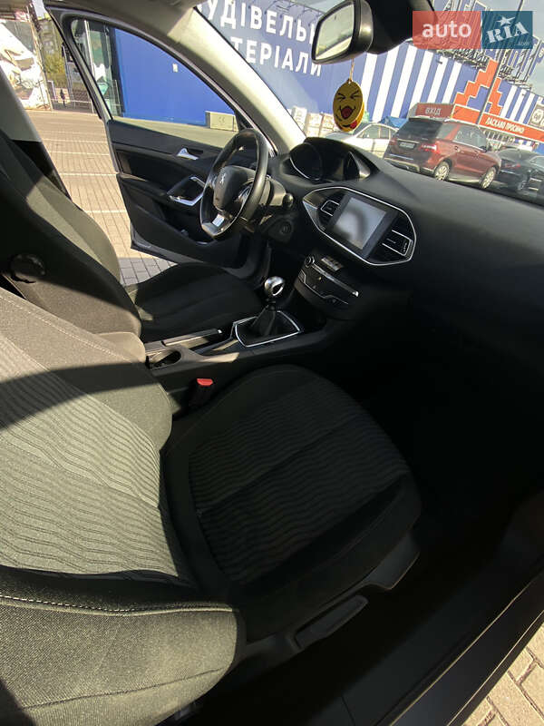 Універсал Peugeot 308 2015 в Шептицькому