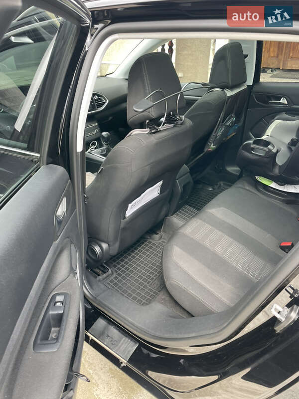 Універсал Peugeot 308 2015 в Косові