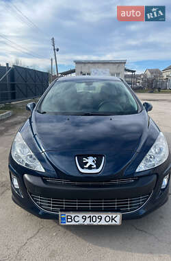 Хэтчбек Peugeot 308 2010 в Дрогобыче