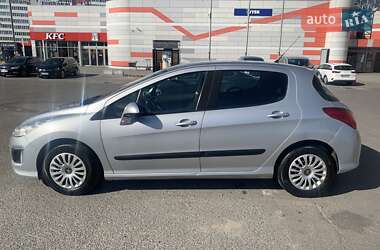 Хэтчбек Peugeot 308 2011 в Львове