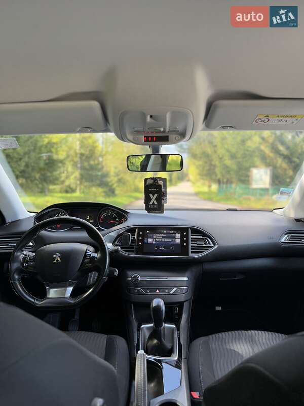 Peugeot 308 2016