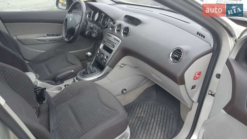 Хетчбек Peugeot 308 2008 в Мукачевому