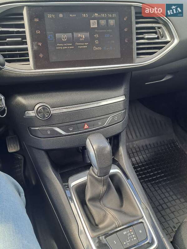 Универсал Peugeot 308 2015 в Ровно