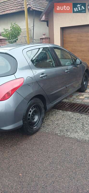 Хэтчбек Peugeot 308 2007 в Мукачево