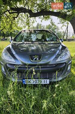 Хэтчбек Peugeot 308 2008 в 