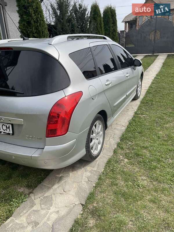 Універсал Peugeot 308 2010 в Чернівцях