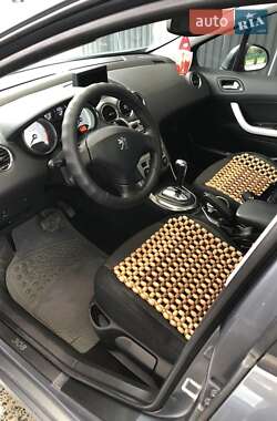 Хетчбек Peugeot 308 2009 в 