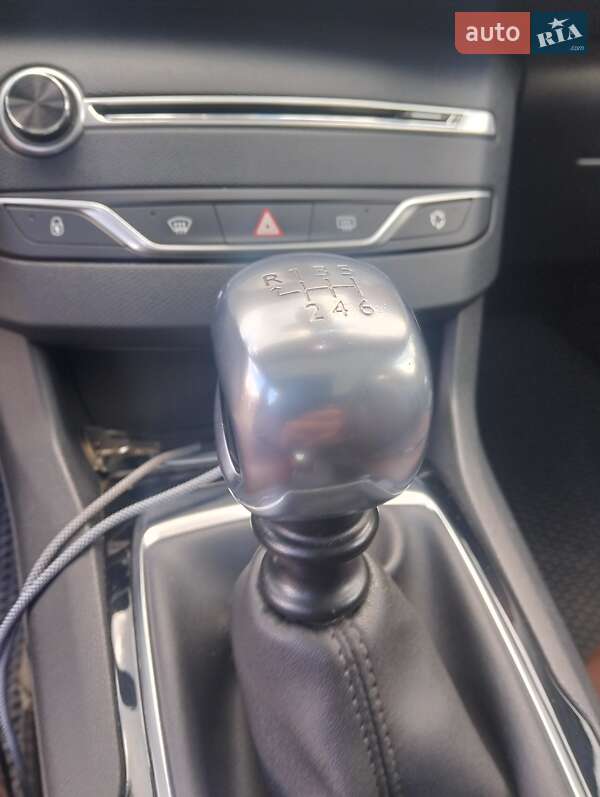 Універсал Peugeot 308 2015 в Маневичах