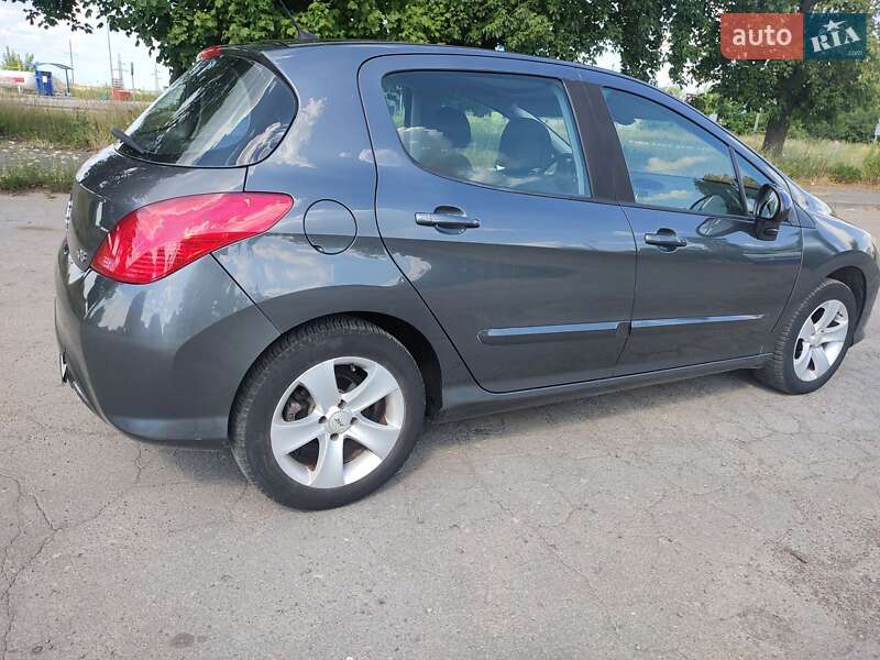 Хетчбек Peugeot 308 2009 в Острозі