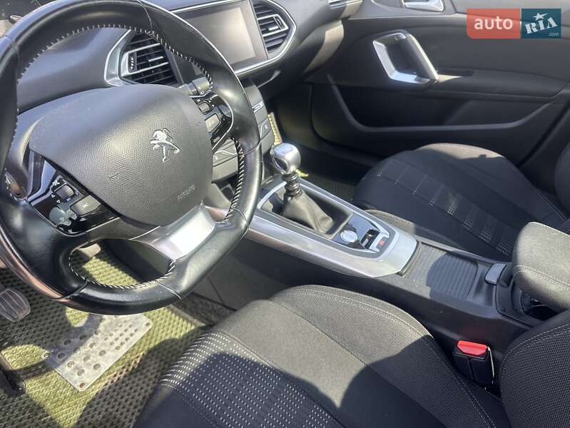 Універсал Peugeot 308 2016 в Одесі