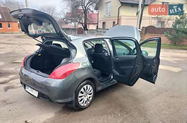 Хэтчбек Peugeot 308 2012 в 