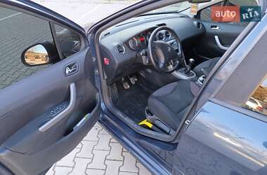 Хэтчбек Peugeot 308 2011 в 
