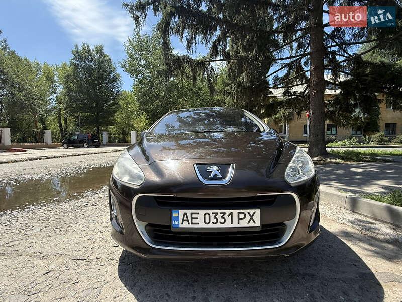 Хетчбек Peugeot 308 2012 в Дніпрі