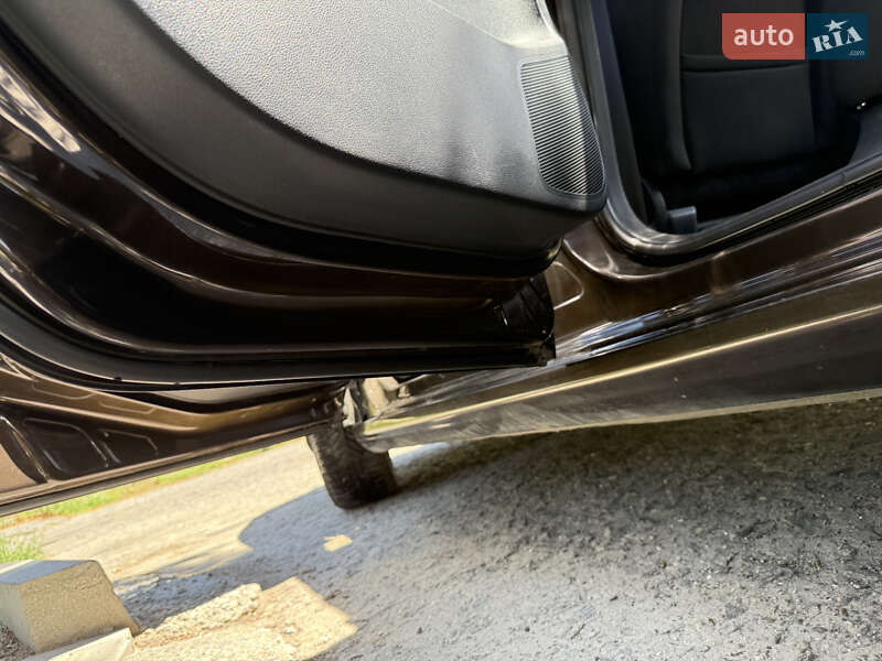 Хетчбек Peugeot 308 2012 в Дніпрі