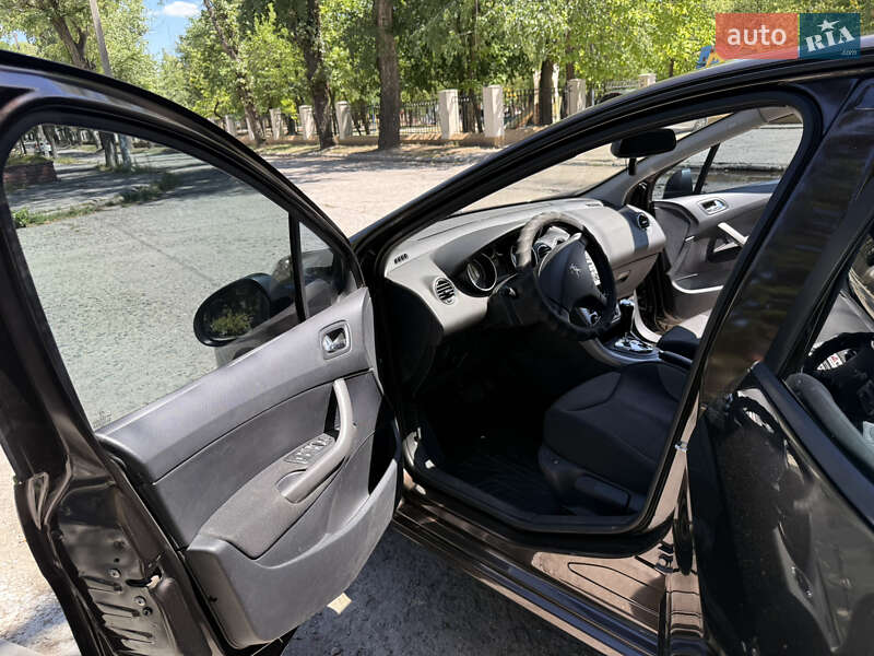 Хетчбек Peugeot 308 2012 в Дніпрі