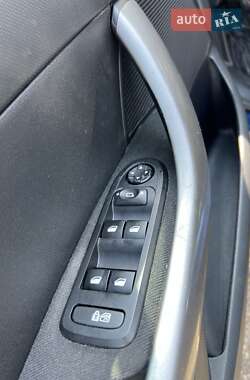 Хэтчбек Peugeot 308 2008 в 