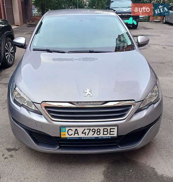 Хэтчбек Peugeot 308 2015 в Киеве