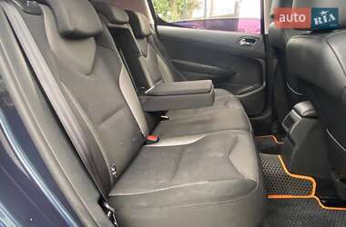 Хэтчбек Peugeot 308 2012 в 