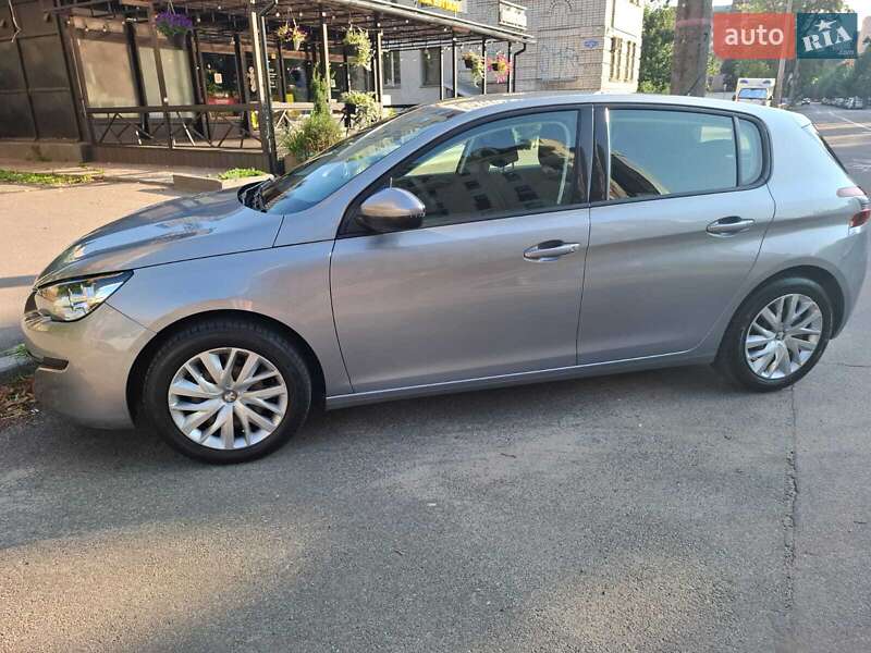 Хэтчбек Peugeot 308 2015 в Киеве
