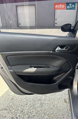 Универсал Peugeot 308 2015 в Остроге