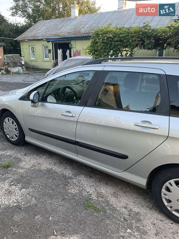 Універсал Peugeot 308 2010 в Млиніві