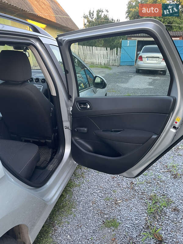 Універсал Peugeot 308 2010 в Млиніві