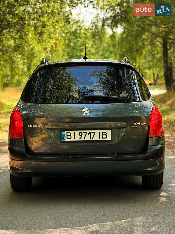 Универсал Peugeot 308 2012 в Лубнах