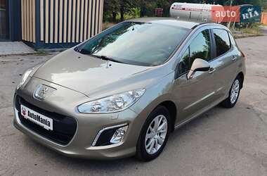 Хетчбек Peugeot 308 2013 в Дніпрі