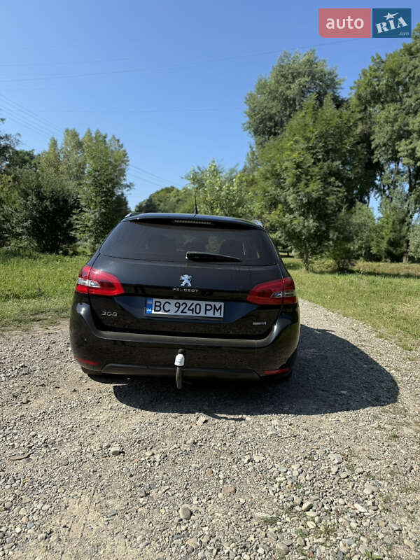 Універсал Peugeot 308 2015 в Жидачові