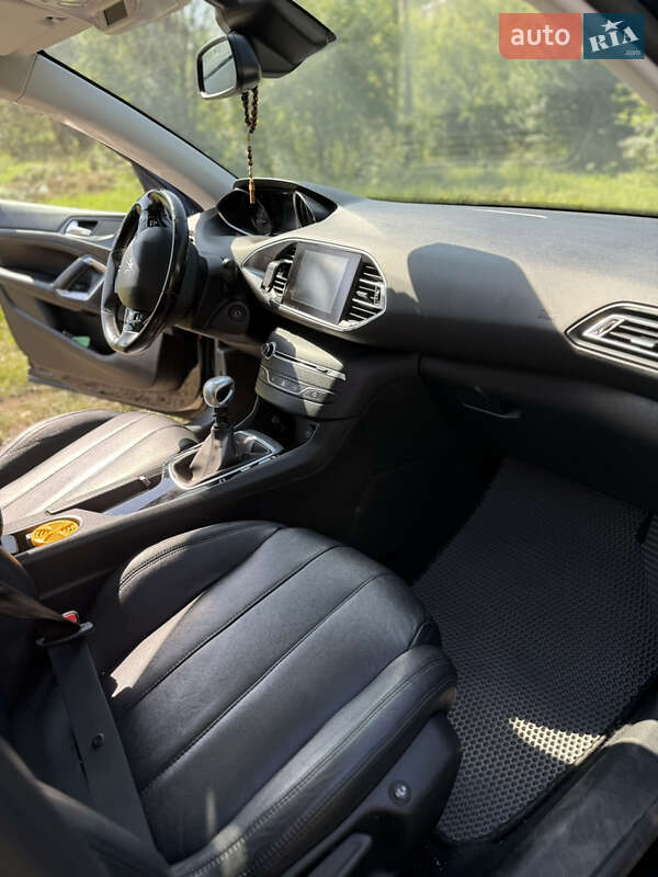 Універсал Peugeot 308 2015 в Жидачові