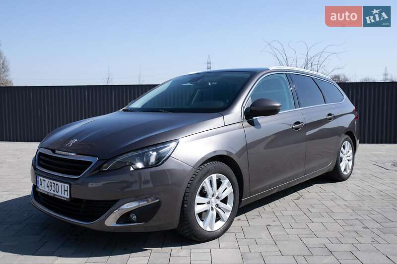 Универсал Peugeot 308 2015 в Брошневе-Осаде
