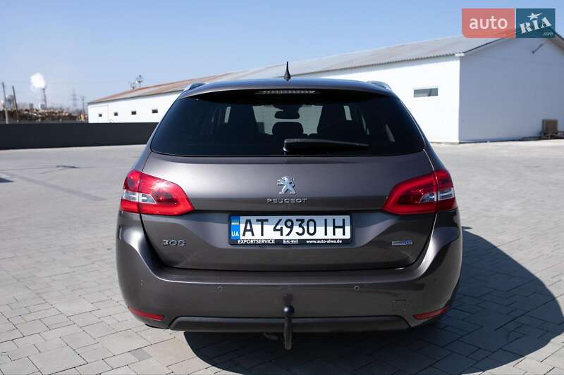 Универсал Peugeot 308 2015 в Брошневе-Осаде