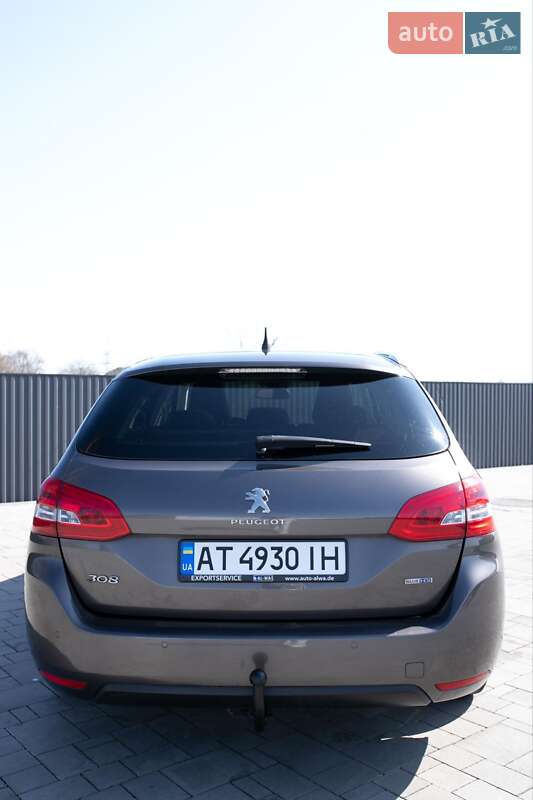 Универсал Peugeot 308 2015 в Брошневе-Осаде
