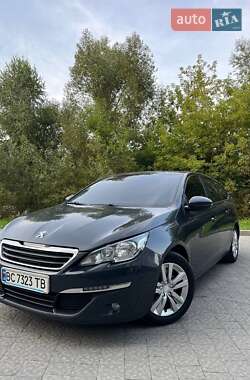 Универсал Peugeot 308 2015 в Новояворовске