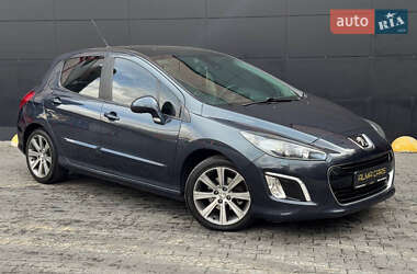 Хэтчбек Peugeot 308 2011 в Киеве