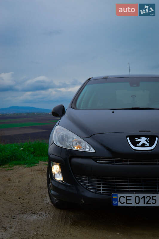 Хетчбек Peugeot 308 2010 в Чернівцях