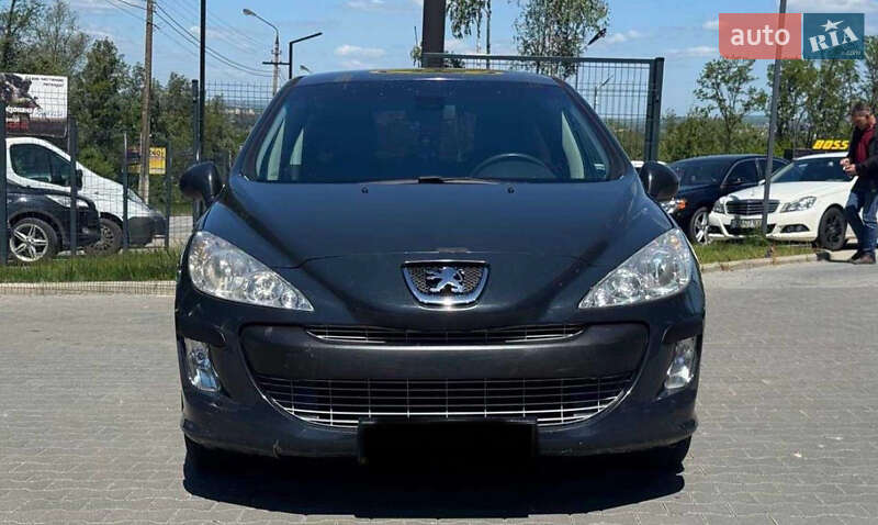 Хетчбек Peugeot 308 2010 в Чернівцях