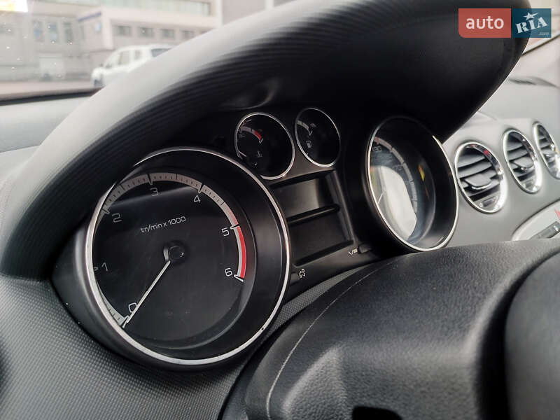 Хетчбек Peugeot 308 2008 в Кам'янському фото 16 Хетчбек Peugeot 308 2008 в Кам'янському