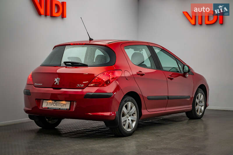 Хэтчбек Peugeot 308 2008 в Киеве