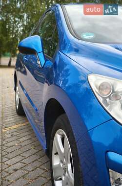 Хэтчбек Peugeot 308 2008 в 