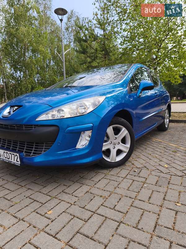 Хетчбек Peugeot 308 2008 в Дрогобичі