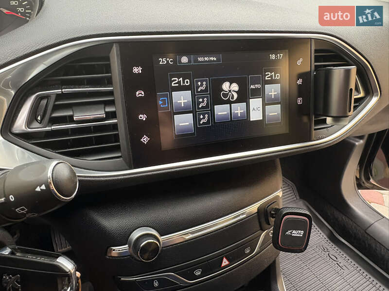 Універсал Peugeot 308 2015 в Львові