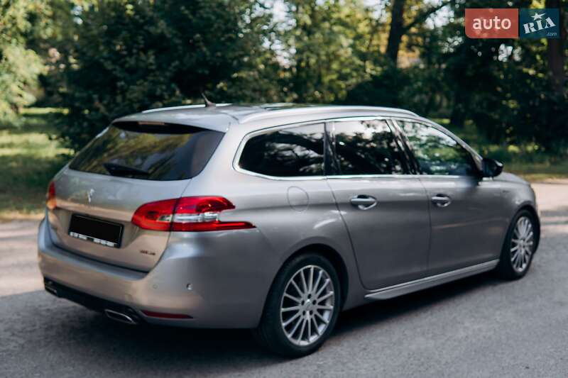 Универсал Peugeot 308 2016 в Чернигове