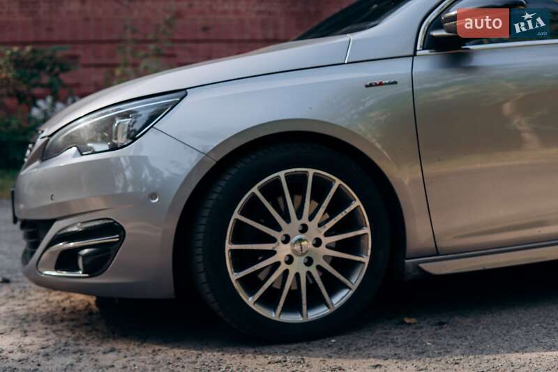 Универсал Peugeot 308 2016 в Чернигове