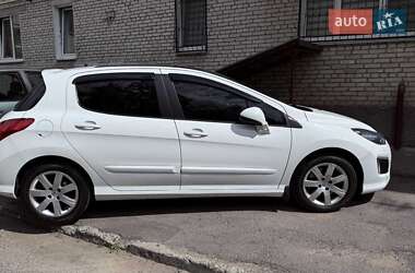 Хэтчбек Peugeot 308 2012 в Виннице
