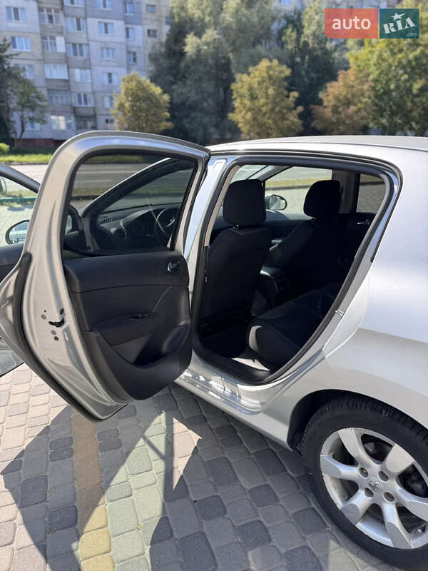 Хэтчбек Peugeot 308 2012 в Бориславе