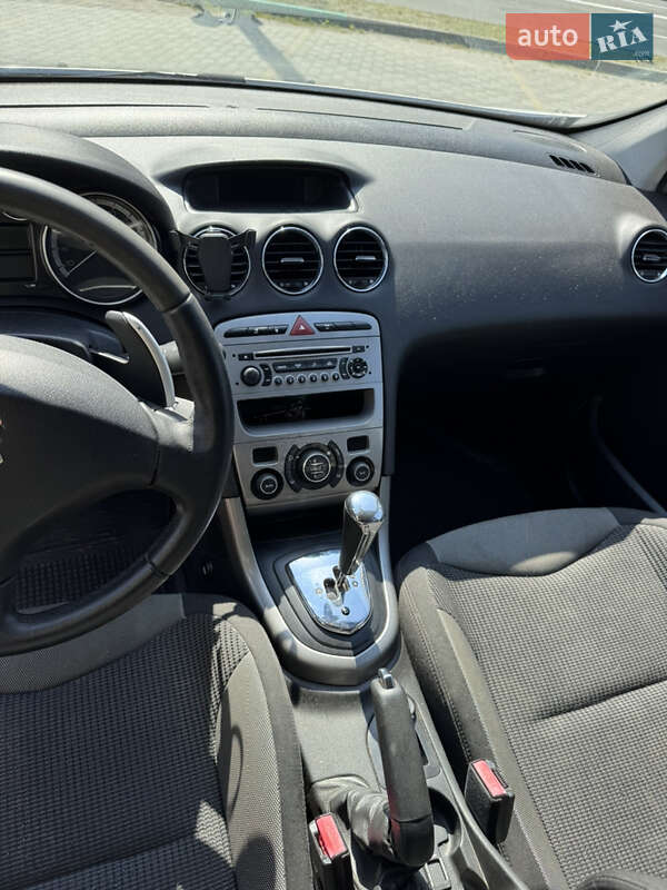 Хэтчбек Peugeot 308 2012 в Бориславе