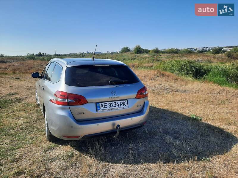 Универсал Peugeot 308 2015 в Терновке