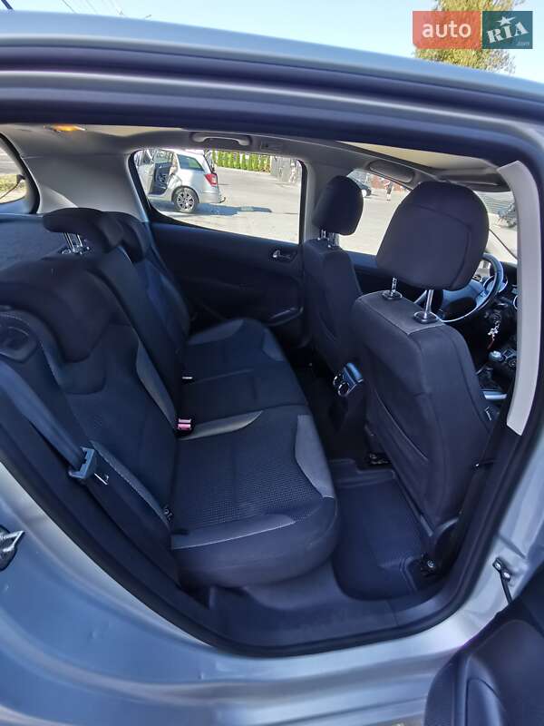 Хетчбек Peugeot 308 2008 в Івано-Франківську